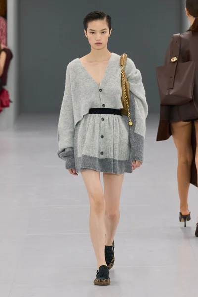 Look 24